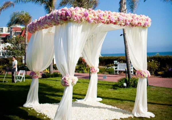 Square wedding tent by WEDDING PIPE & DRAPE kits.