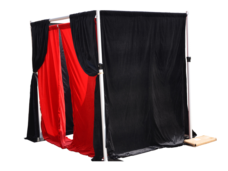 Pipe & Drape Photo Booth (RK-815 / 8' X 1-1/2＂ O.D. Stan